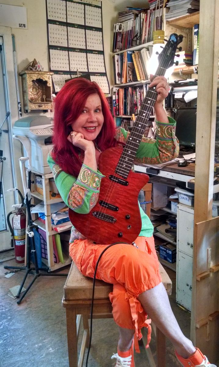 Kate Pierson with her Veillete Swift 6 string